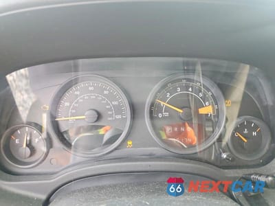 Zdjęcie 9 z 14 samochodu: 2016 JEEP COMPASS SPORT VIN:1C4NJCBB4GD785712 - miniatura