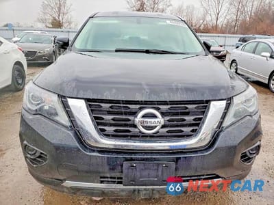 Piąte zdjęcie samochodu w środku: 2018 NISSAN PATHFINDER S VIN:5N1DR2MNXJC667873 - miniatura