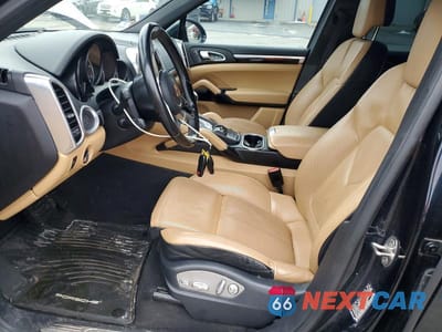 Zdjęcie 7 z 13 samochodu: 2016 PORSCHE CAYENNE VIN:WP1AF2A28GLA40297 - miniatura