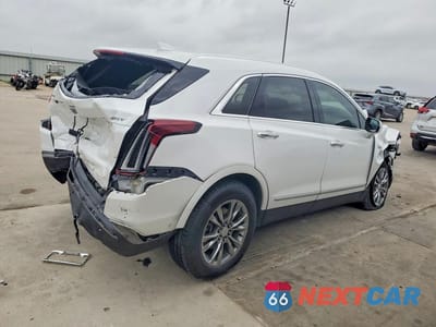 Trzecie zdjęcie samochodu z tyłu: 2021 CADILLAC XT5 PREMIUM LUXURY VIN:1GYKNCR47MZ115806 - miniatura