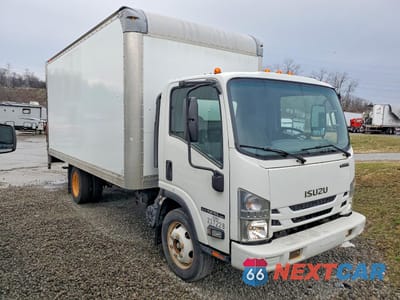Czwarte zdjęcie samochodu z boku: 2018 ISUZU NPR HD BOX TRUCK VIN:54DC4W1B3JS805769 - miniatura