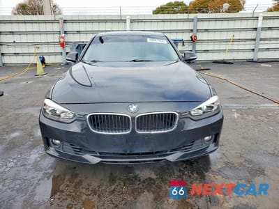 Piąte zdjęcie samochodu w środku: 2013 BMW 328 XI VIN:WBA3B3C50DF531392 - miniatura