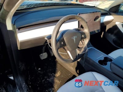 Zdjęcie 8 z 11 samochodu: 2021 TESLA MODEL Y VIN:5YJYGDEE3MF198011 - miniatura