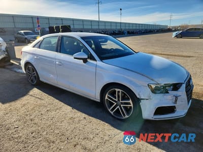 Czwarte zdjęcie samochodu z boku: 2017 AUDI A3 PREMIUM VIN:WAUAUGFF3H1035003 - miniatura