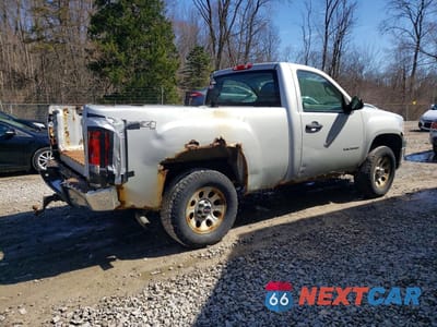 Trzecie zdjęcie samochodu z tyłu: 2011 GMC SIERRA K1500 VIN:1GTN2TEAXBZ212728 - miniatura