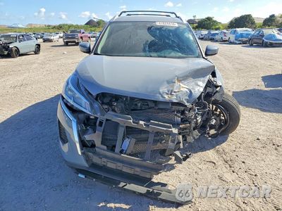 Piąte zdjęcie samochodu w środku: 2021 NISSAN KICKS SV VIN:3N1CP5CV7ML550630 - miniatura