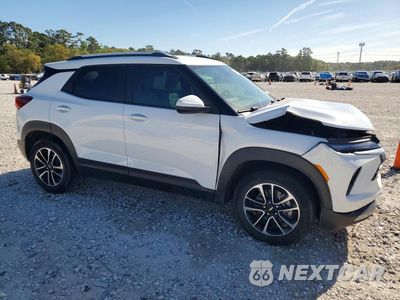 Czwarte zdjęcie samochodu z boku: 2024 CHEVROLET TRAILBLAZER LT VIN:KL79MPSL9RB105369 - miniatura