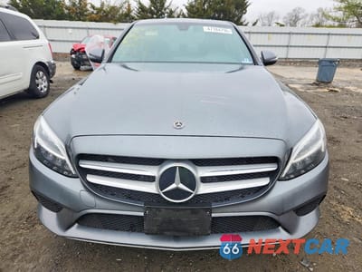 Piąte zdjęcie samochodu w środku: 2019 MERCEDES-BENZ C 300 4MATIC VIN:55SWF8EB5KU300525 - miniatura