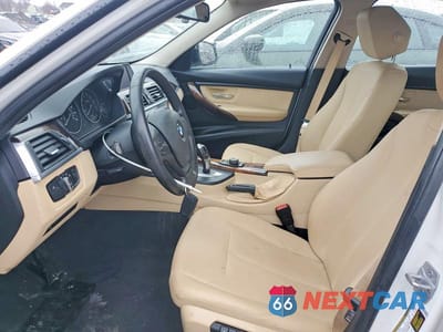 Zdjęcie 7 z 12 samochodu: 2018 BMW 320 XI VIN:WBA8E5G50JNU47481 - miniatura
