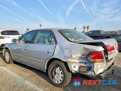 Drugie zdjęcie samochodu z przodu: 2002 HONDA ACCORD LX VIN:3HGCG66522G701797 - miniatura