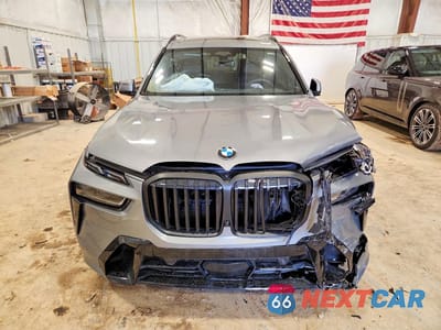Piąte zdjęcie samochodu w środku: 2025 BMW X7 XDRIVE40I VIN:5UX23EM02S9Z45441 - miniatura