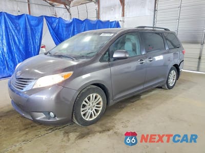 2015 TOYOTA SIENNA XLE PREMIUM 8-PASSENGER 5TDYK3DC4FS601310 - główne zdjęcie licytacji z USA - miniatura