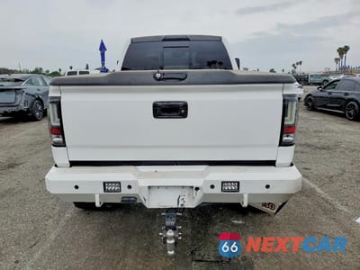 Zdjęcie 6 z 11 samochodu: 2015 GMC SIERRA K3500 DENALI VIN:1GT424E82FF646695 - miniatura