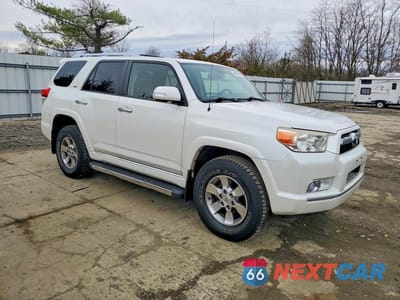 Czwarte zdjęcie samochodu z boku: 2013 TOYOTA 4RUNNER SR5 VIN:JTEBU5JR0D5137015 - miniatura