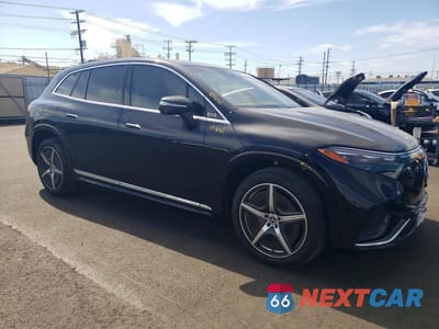 Czwarte zdjęcie samochodu z boku: 2023 MERCEDES-BENZ EQS SUV 580 4MATIC VIN:4JGDM4EB3PA002722 - miniatura