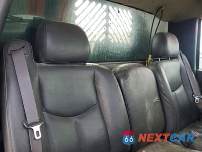 Zdjęcie 11 z 14 samochodu: 2004 CHEVROLET SILVERADO C3500 VIN:1GBJC34U24E235622 - miniatura