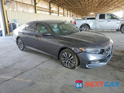 Czwarte zdjęcie samochodu z boku: 2018 HONDA ACCORD HYBRID EX VIN:1HGCV3F43JA017205 - miniatura