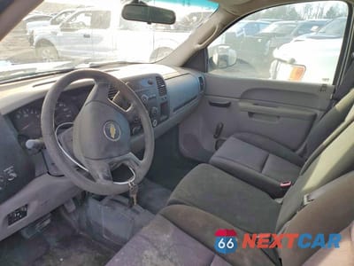 Zdjęcie 8 z 12 samochodu: 2011 CHEVROLET SILVERADO K1500 VIN:1GCNKPEA0BZ322243 - miniatura