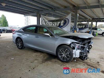 Czwarte zdjęcie samochodu z boku: 2025 LEXUS ES 300H BASE VIN:58ADA1C13SU071203 - miniatura