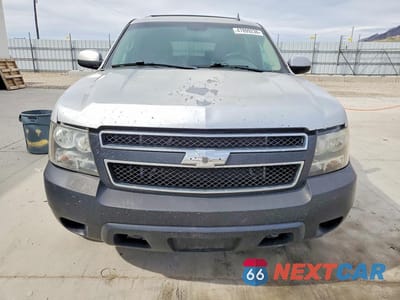 Piąte zdjęcie samochodu w środku: 2013 CHEVROLET SUBURBAN C1500 LS VIN:1GNSCHE06DR102533 - miniatura