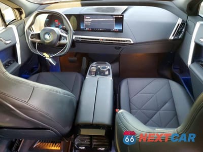 Zdjęcie 8 z 14 samochodu: 2024 BMW IX XDRIVE50 VIN:WB523CF01RCN95800 - miniatura