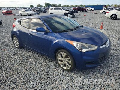 Czwarte zdjęcie samochodu z boku: 2016 HYUNDAI VELOSTER BASE VIN:KMHTC6AD5GU277363 - miniatura