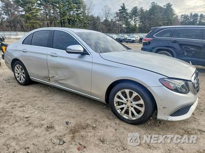 Czwarte zdjęcie samochodu z boku: 2017 MERCEDES-BENZ E 300 4MATIC VIN:WDDZF4KBXHA215313 - miniatura
