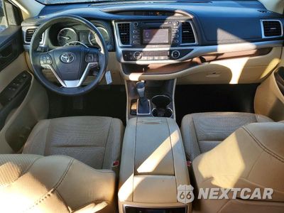 Zdjęcie 8 z 12 samochodu: 2015 TOYOTA HIGHLANDER LE PLUS VIN:5TDZKRFH2FS043635 - miniatura