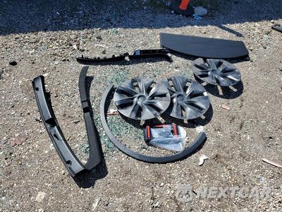 Zdjęcie 12 z 13 samochodu: 2024 TESLA MODEL Y VIN:7SAYGDEE6RF209254 - miniatura