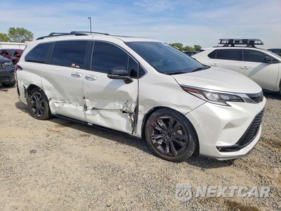 Czwarte zdjęcie samochodu z boku: 2023 TOYOTA SIENNA 25TH ANNIVERSARY EDITION VIN:5TDCRKEC0PS146455 - miniatura