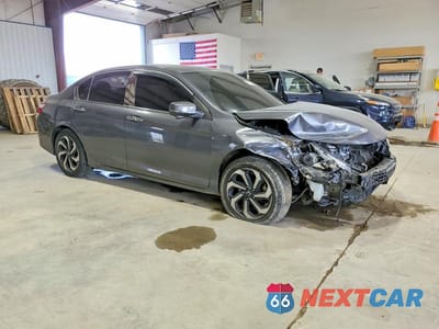 Czwarte zdjęcie samochodu z boku: 2017 HONDA ACCORD EX VIN:1HGCR2E78HA052102 - miniatura