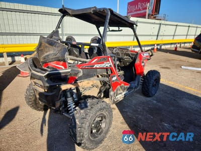 Czwarte zdjęcie samochodu z boku: 2015 POLARIS RZR UTILITY VEHICLE VIN:4XAVBE872FB946295 - miniatura