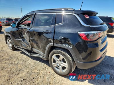 Drugie zdjęcie samochodu z przodu: 2023 JEEP COMPASS LATITUDE VIN:3C4NJDBN4PT515101 - miniatura