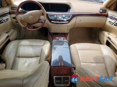 Zdjęcie 8 z 12 samochodu: 2013 MERCEDES-BENZ S 550 4MATIC VIN:WDDNG9EB0DA526067 - miniatura