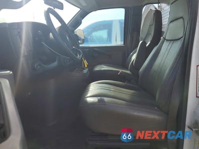 Zdjęcie 7 z 13 samochodu: 2017 CHEVROLET EXPRESS G2500 VIN:1GCWGAFF6H1120415 - miniatura