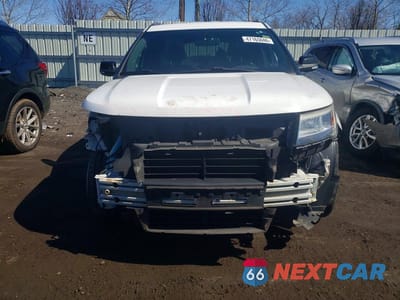 Piąte zdjęcie samochodu w środku: 2017 FORD EXPLORER XLT VIN:1FM5K8D82HGC50532 - miniatura