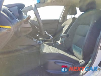 Zdjęcie 7 z 12 samochodu: 2016 KIA FORTE LX VIN:KNAFK4A69G5544134 - miniatura