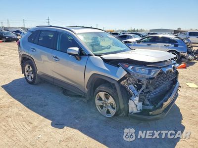 Czwarte zdjęcie samochodu z boku: 2021 TOYOTA RAV4 XLE VIN:2T3W1RFV2MC135899 - miniatura