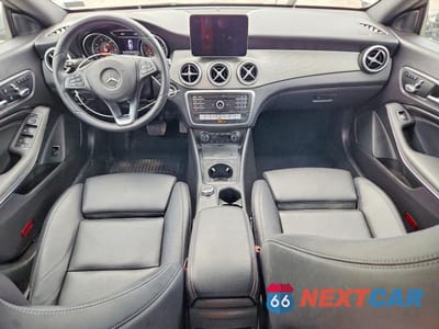 Zdjęcie 8 z 12 samochodu: 2019 MERCEDES-BENZ CLA 250 4MATIC VIN:WDDSJ4GB8KN722820 - miniatura