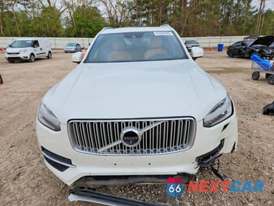 Piąte zdjęcie samochodu w środku: 2018 VOLVO XC90 T6 VIN:YV4A22PLXJ1347953 - miniatura