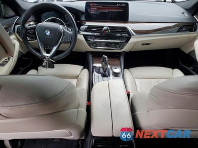 Zdjęcie 8 z 11 samochodu: 2021 BMW 530 XI VIN:WBA13BJ02MCH11998 - miniatura