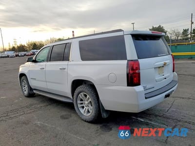 Drugie zdjęcie samochodu z przodu: 2020 CHEVROLET SUBURBAN K1500 LT VIN:1GNSKHKC0LR300069 - miniatura