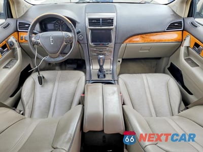 Zdjęcie 8 z 13 samochodu: 2011 LINCOLN MKX VIN:2LMDJ8JK2BBJ00129 - miniatura