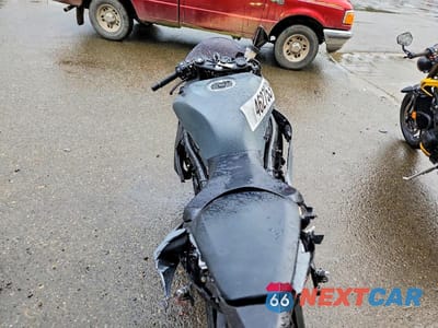 Zdjęcie 6 z 9 samochodu: 2025 KAWASAKI ZX636 K VIN:JKBZXJJ17SA029756 - miniatura