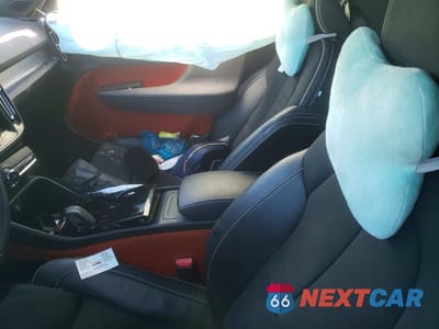 Zdjęcie 7 z 12 samochodu: 2021 VOLVO XC40 RECHARGE VIN:YV4ED3UR3M2528210 - miniatura