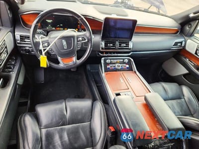 Zdjęcie 8 z 13 samochodu: 2019 LINCOLN NAVIGATOR RESERVE VIN:5LMJJ2LT4KEL03770 - miniatura