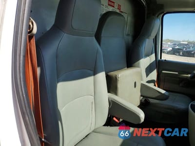Zdjęcie 10 z 12 samochodu: 2015 FORD ECONOLINE E350 SUPER DUTY CUTAWAY VAN VIN:1FDWE3FL8FDA25689 - miniatura