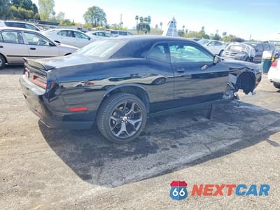 Trzecie zdjęcie samochodu z tyłu: 2019 DODGE CHALLENGER GT VIN:2C3CDZJG5KH674133 - miniatura