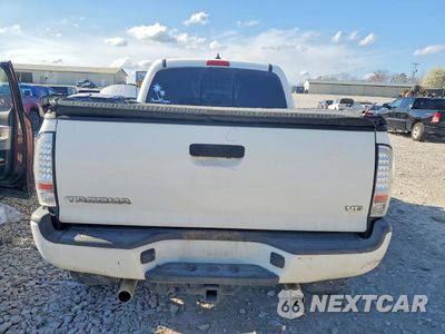 Zdjęcie 6 z 12 samochodu: 2015 TOYOTA TACOMA V6 VIN:3TMMU4FN1FM073349 - miniatura