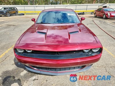 Piąte zdjęcie samochodu w środku: 2018 DODGE CHALLENGER SXT VIN:2C3CDZAG8JH333050 - miniatura